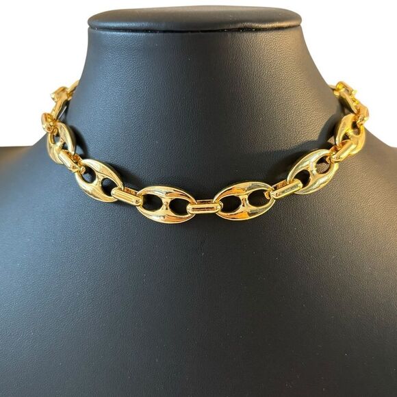 Lucky Brand Jewelry - Striking Gold Tone Chain Link Choker.